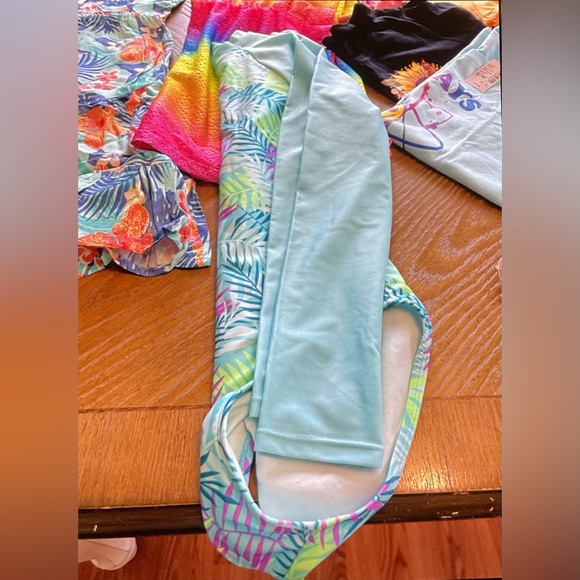 **SOLD ** Colorful Kids Clothing Bundle - Picture 3 of 16